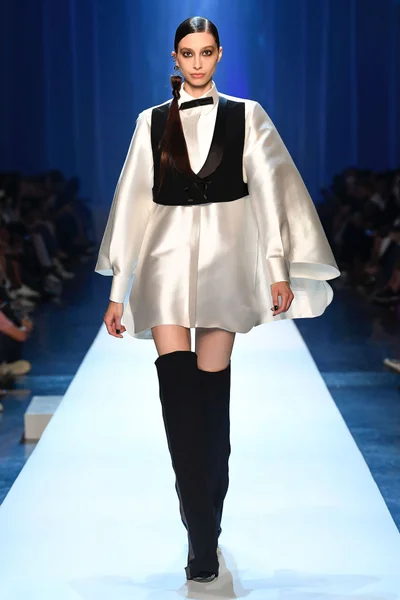 Look 17
